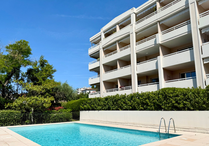 French property for sale in Le Cannet, Alpes-Maritimes - €449,000 - photo 0