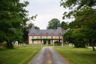 FOR SALE Magnificent property situated between Eure and Orne: Château, outbuildings, parklands, gîtes, ..;