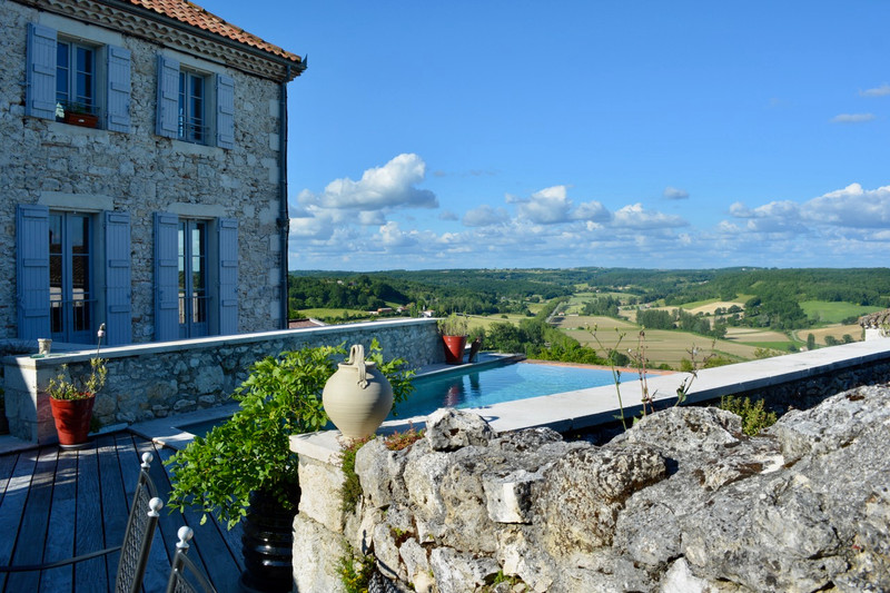 House for sale in Roquecor A beautifully presented