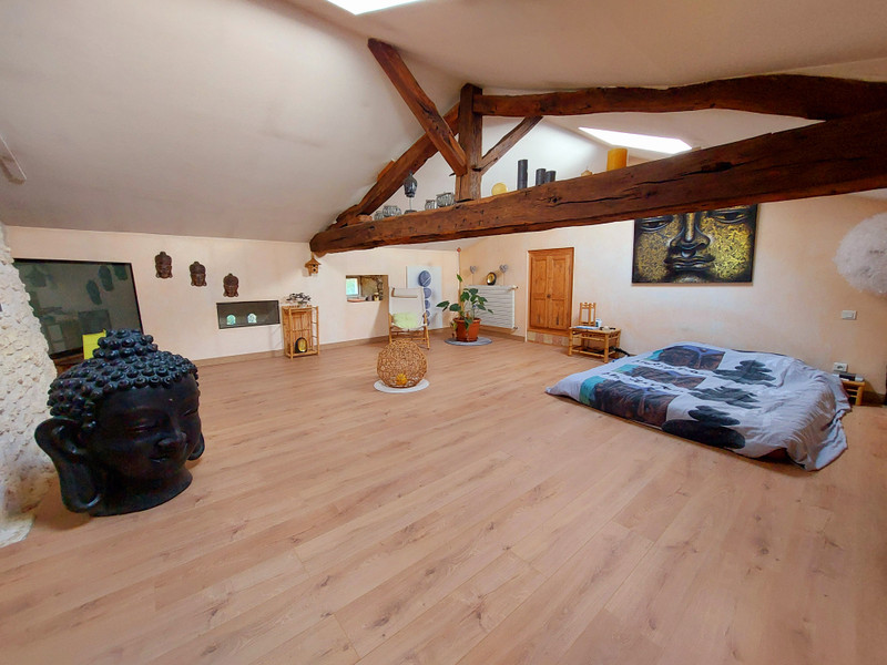 French property for sale in Angoulême, Charente - €450,000 - photo 7