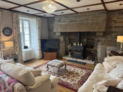 French property for sale in Gouarec, Côtes-d'Armor - €283,550 - photo 4