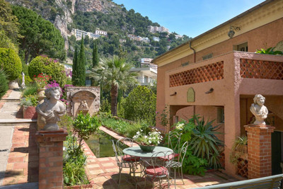 French property for sale in Villefranche-sur-Mer, Alpes-Maritimes - €1,680,000 - photo 4