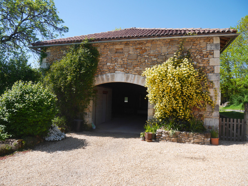 French property for sale in Teyjat, Dordogne - €299,999 - photo 3