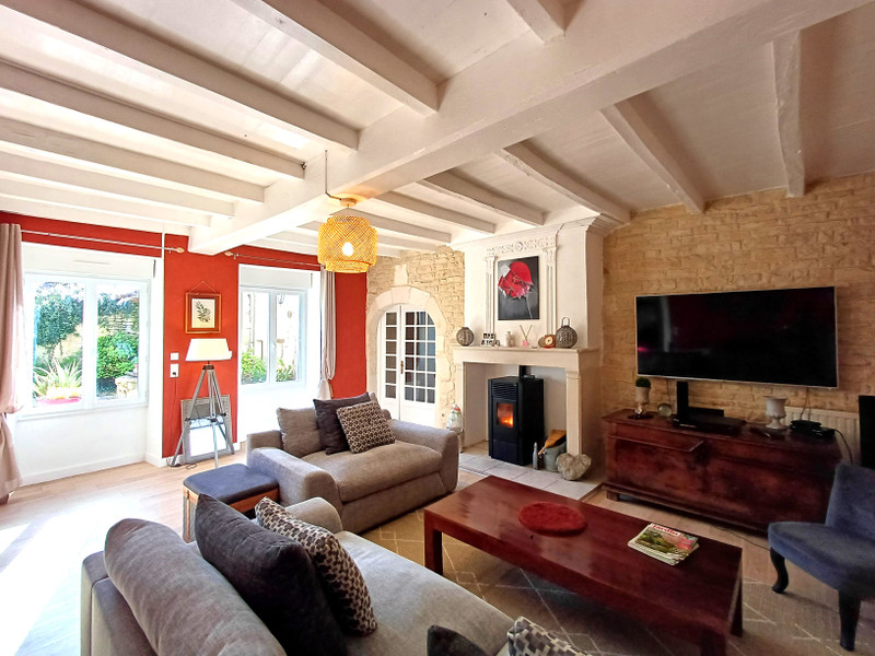 French property for sale in Ligné, Charente - €321,210 - photo 5