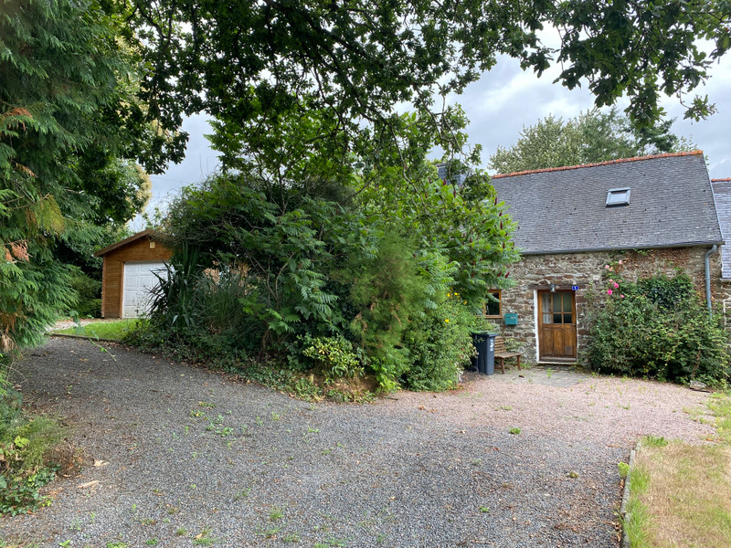French property for sale in Poullaouen, Finistère - €102,000 - photo 1