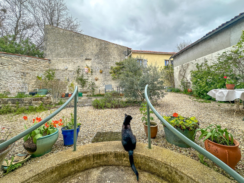 French property for sale in Beauvais-sur-Matha, Charente-Maritime - €299,600 - photo 2