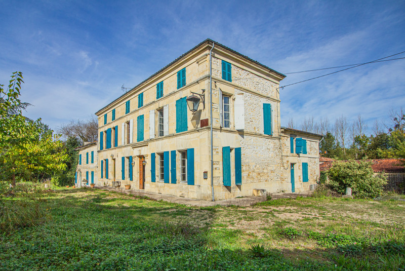 French property for sale in Saint-Sulpice-de-Cognac, Charente - &#8364;333,900 - photo 3