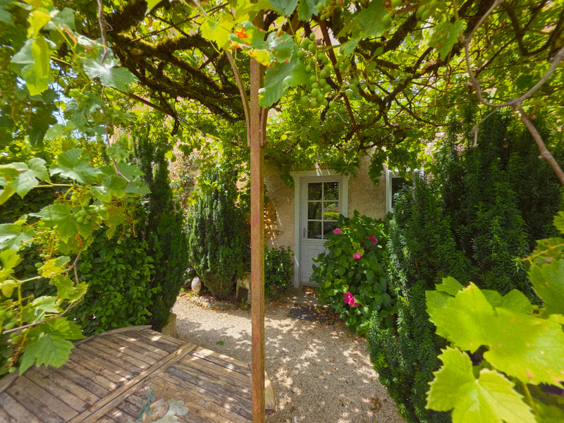 French property for sale in Val de Louyre et Caudeau, Dordogne - €309,500 - photo 1
