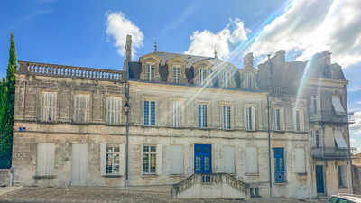 Maison à vendre à Barbezieux-Saint-Hilaire, Charente, Poitou-Charentes, avec Leggett Immobilier