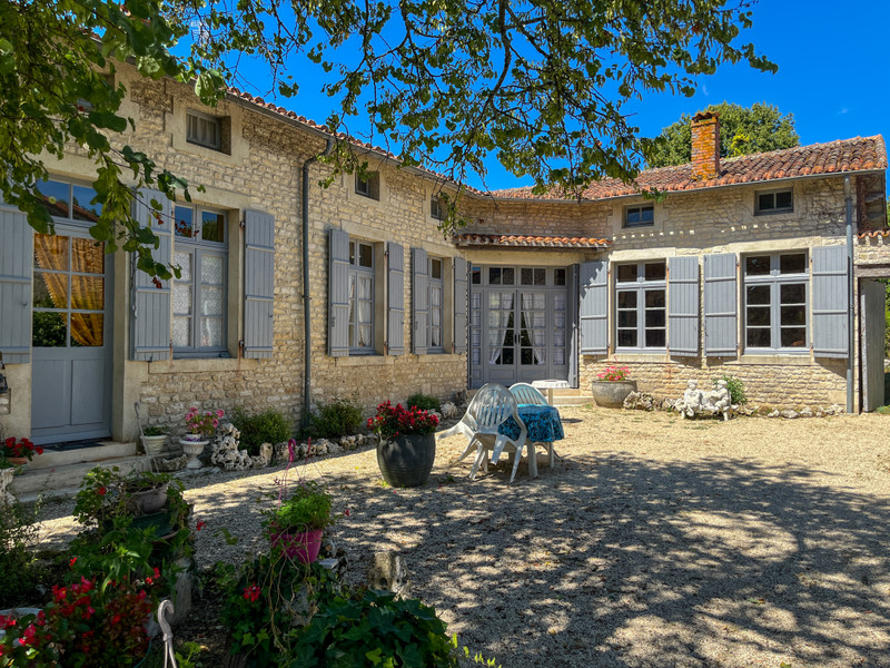 French property for sale in Salles-de-Villefagnan, Charente - €159,840 - photo 0