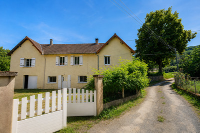 French property for sale in Fleurac, Dordogne - €254,400 - photo 2