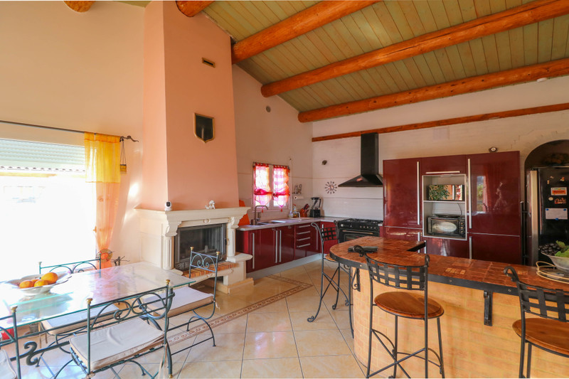 French property for sale in Tresques, Gard - €575,000 - photo 6