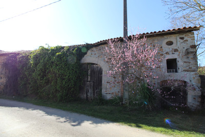 French property for sale in Les Salles-Lavauguyon, Haute-Vienne - €77,000 - photo 7