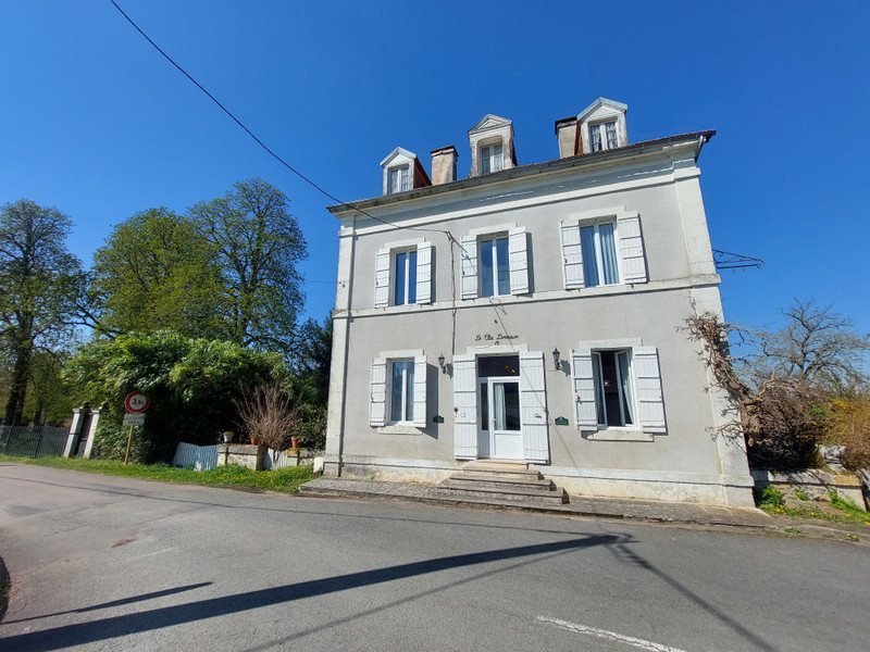 Maison à vendre à Bussière-Badil, Dordogne - 214 000 € - photo 1