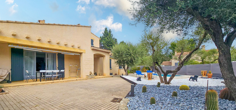 Maison à vendre à Les Angles, Gard - 525 000 € - photo 1
