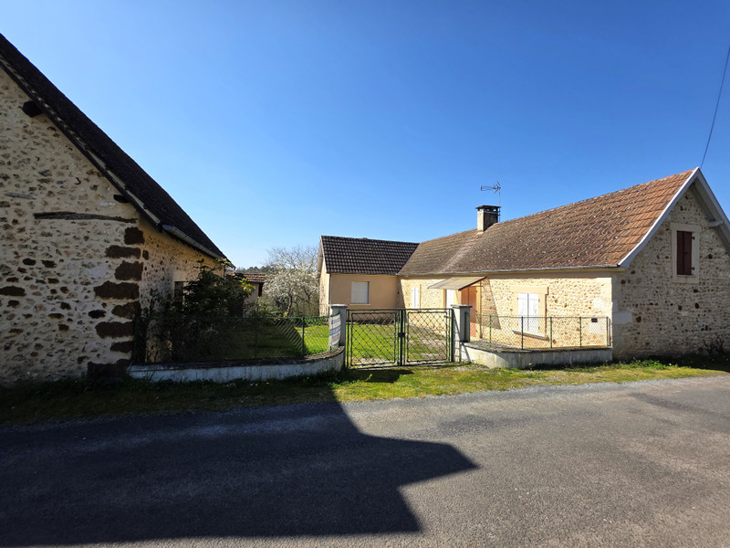 French property for sale in Rouffignac-Saint-Cernin-de-Reilhac, Dordogne - €130,800 - photo 2