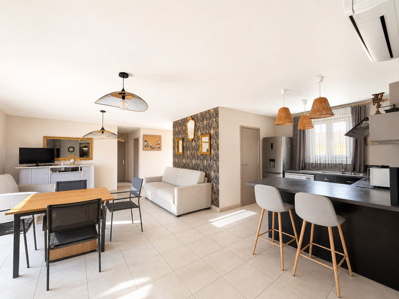 French property for sale in Saint-Sulpice-de-Faleyrens, Gironde - €325,000 - photo 1