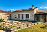 Propriété à vendre à Saint-Fraigne, Charente - 229 999 € - photo n°4