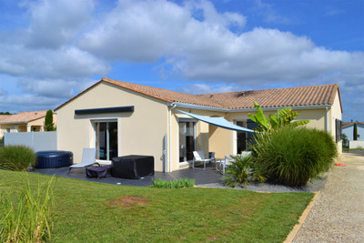 Maison à vendre à Puymoyen, Charente, Poitou-Charentes, avec Leggett Immobilier