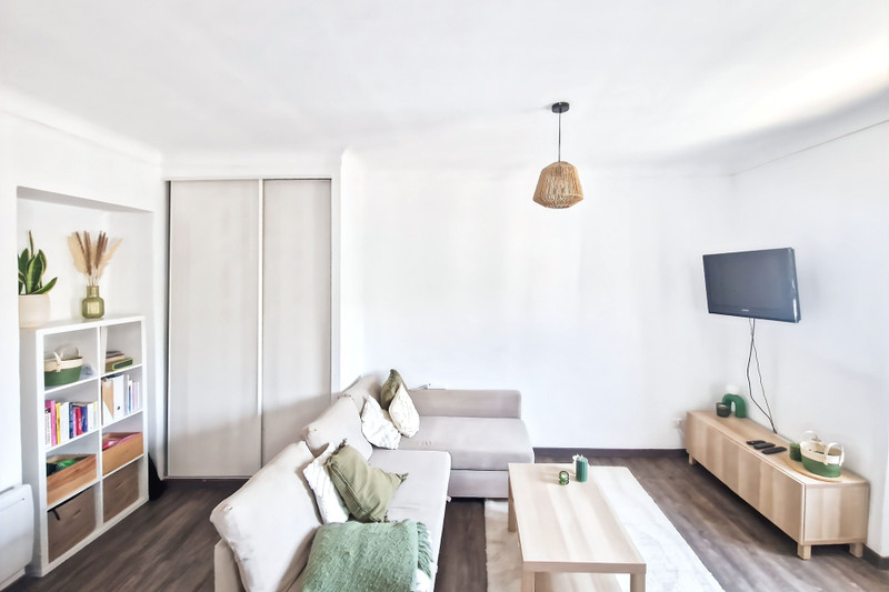 French property for sale in Nice, Alpes-Maritimes - €260,000 - photo 2