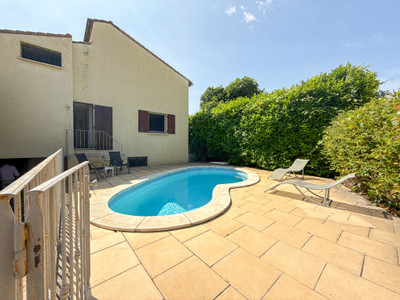 French property for sale in Servian, Hérault - €299,950 - photo 2