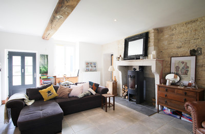 French property for sale in Chives, Charente-Maritime - €90,000 - photo 2