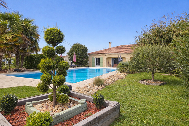 French property for sale in Saint-Astier, Dordogne - €356,000 - photo 0