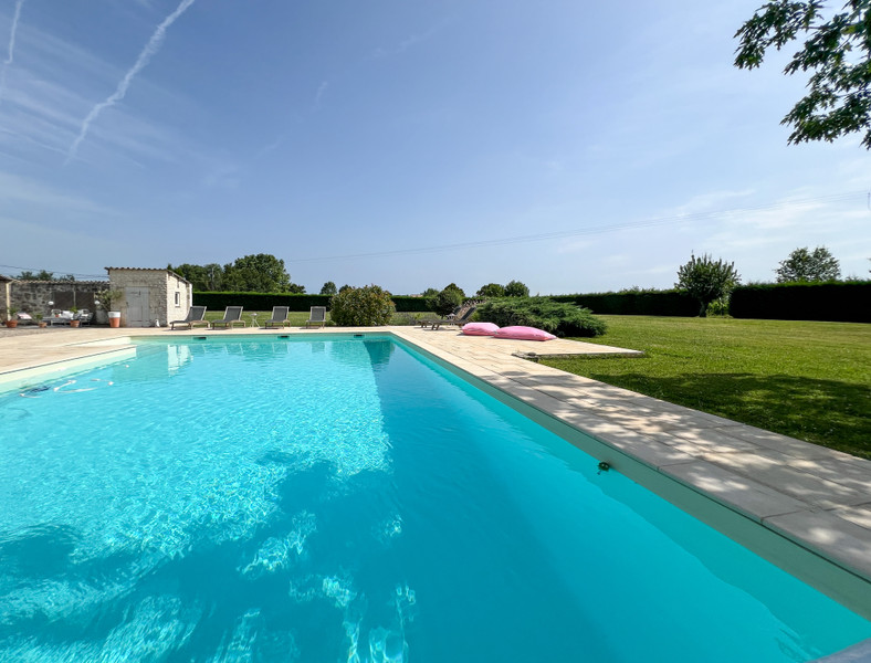 Propriété à vendre à Duras, Lot-et-Garonne - 689 000 €
