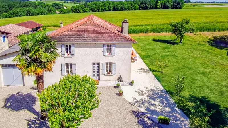 Maison à Chalais, Charente - photo 1