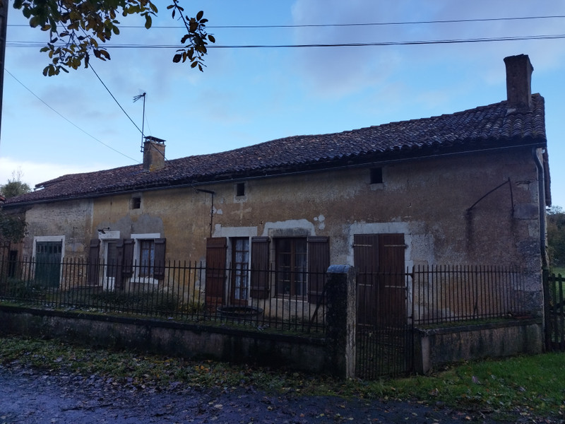 French property for sale in Saint-Gaudent, Vienne - photo 3