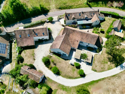 Maison à vendre à Ferrières-en-Gâtinais, Loiret, Centre, avec Leggett Immobilier
