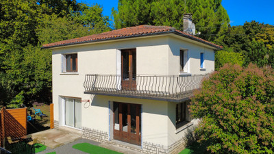 Maison à vendre à Ruffec, Charente, Poitou-Charentes, avec Leggett Immobilier