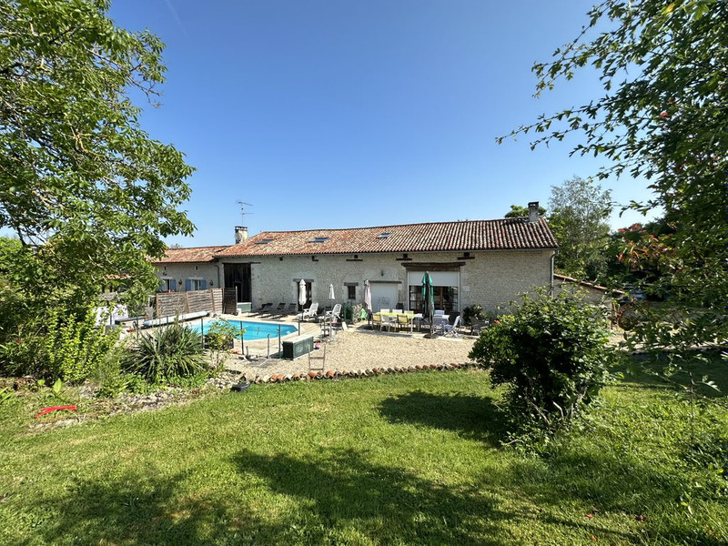 French property for sale in Challignac, Charente - €413,400 - photo 6
