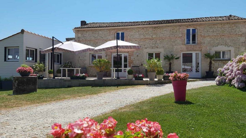 French property for sale in Saint-Martin-de-Coux, Charente-Maritime - &#8364;1,207,700 - photo 4