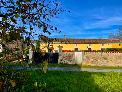 house for sale in Deux-Sèvres