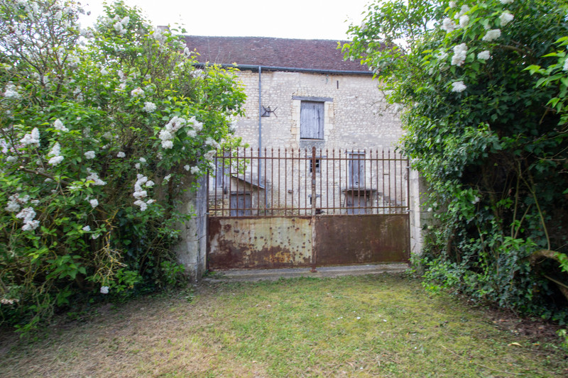 French property for sale in Chezelles, Indre-et-Loire - €77,000 - photo 2