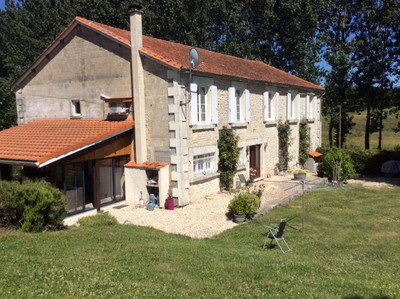 Maison à vendre à Bonneuil, Charente, Poitou-Charentes, avec Leggett Immobilier