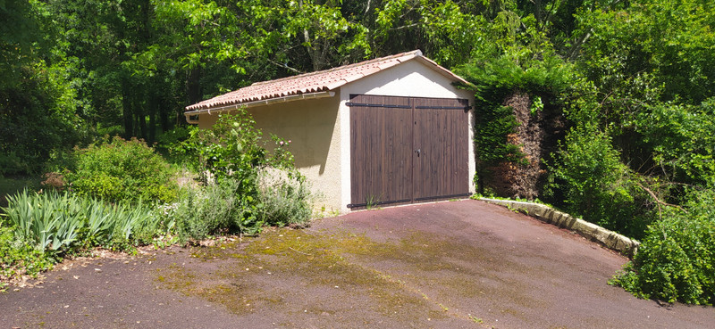 French property for sale in Saint-Front-de-Pradoux, Dordogne - €267,500 - photo 3