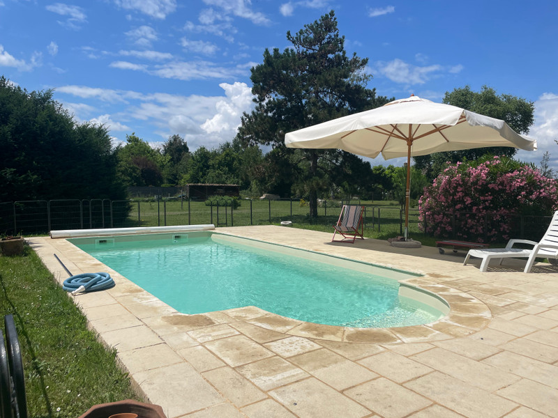 French property for sale in Saint-Seurin-de-Prats, Dordogne - €630,700 - photo 2
