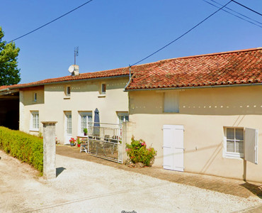 Maison à vendre à Couture-d'Argenson, Deux-Sèvres, Poitou-Charentes, avec Leggett Immobilier