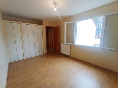 French property for sale in Angoulême, Charente - €266,000 - photo 4