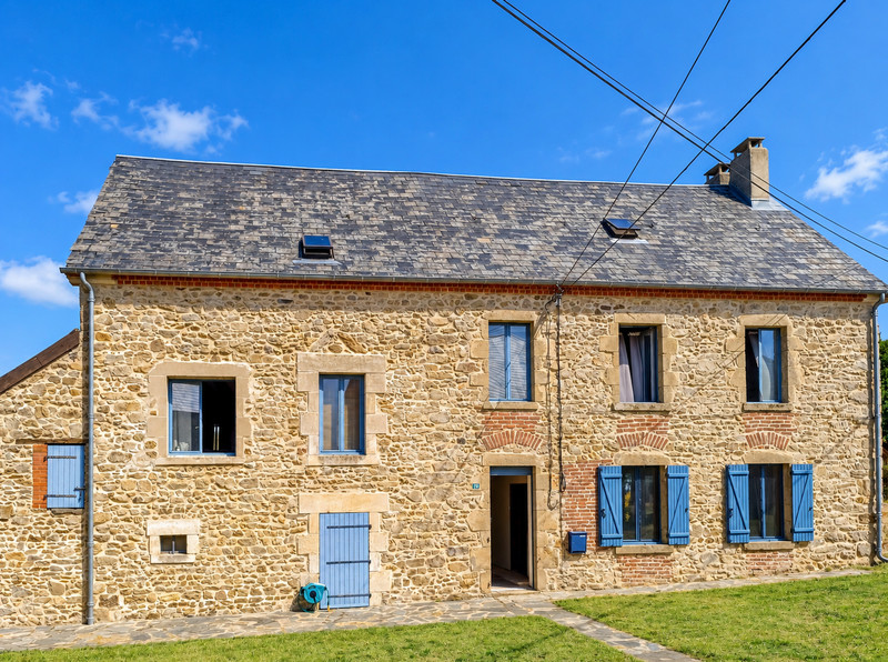 French property for sale in Évaux-les-Bains, Creuse - €199,800 - photo 0