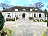 Maison à vendre à La Souterraine, Creuse - 381.600 € - photo 1