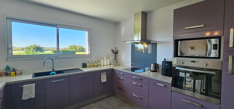 French property for sale in Fontenay-le-Comte, Vendée - €325,000 - photo 4