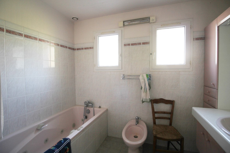 French property for sale in Saleignes, Charente-Maritime - €189,000 - photo 7