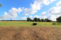 Terrain à vendre à Les Salles-Lavauguyon, Haute-Vienne - 23.000 € - photo 6
