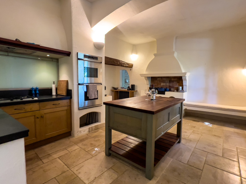 French property for sale in Malaucène, Vaucluse - €1,550,000 - photo 5