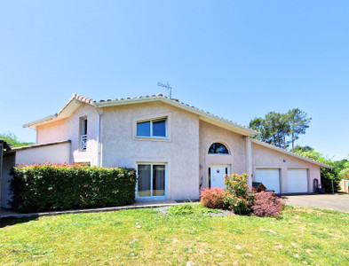 Maison à vendre à Mont-de-Marsan, Landes, Aquitaine, avec Leggett Immobilier