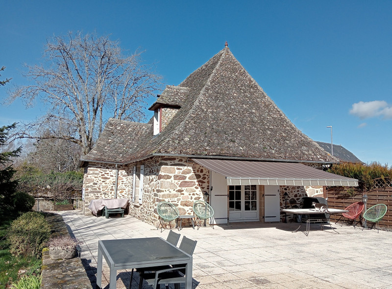 French property for sale in Montvert, Cantal - €445,200 - photo 1