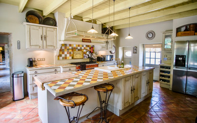 Excellent condition six bedroom property, complete with furniture, swimming pool and woodland truffle park